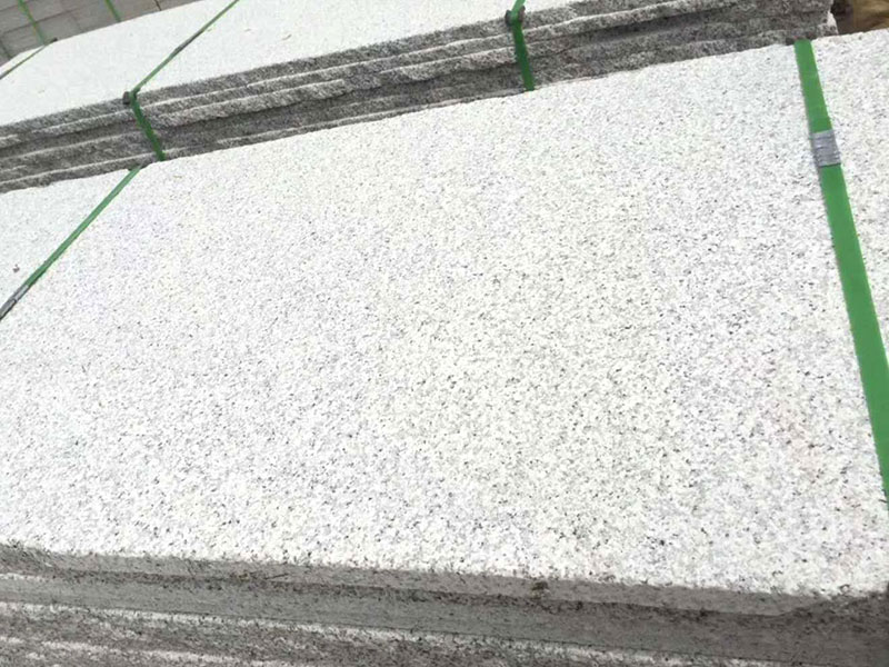 养护石材保持干燥清洁很重要