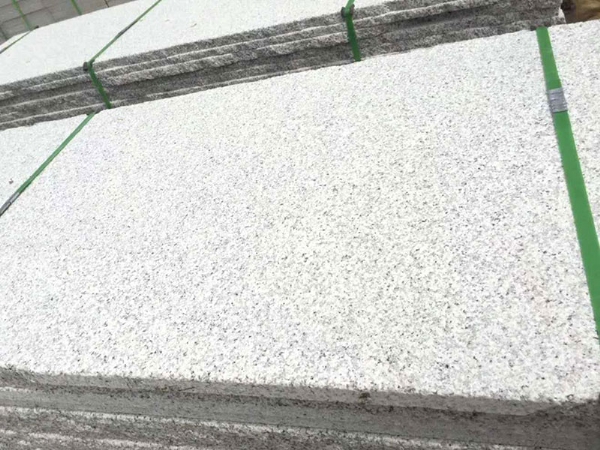 养护石材保持干燥清洁很重要